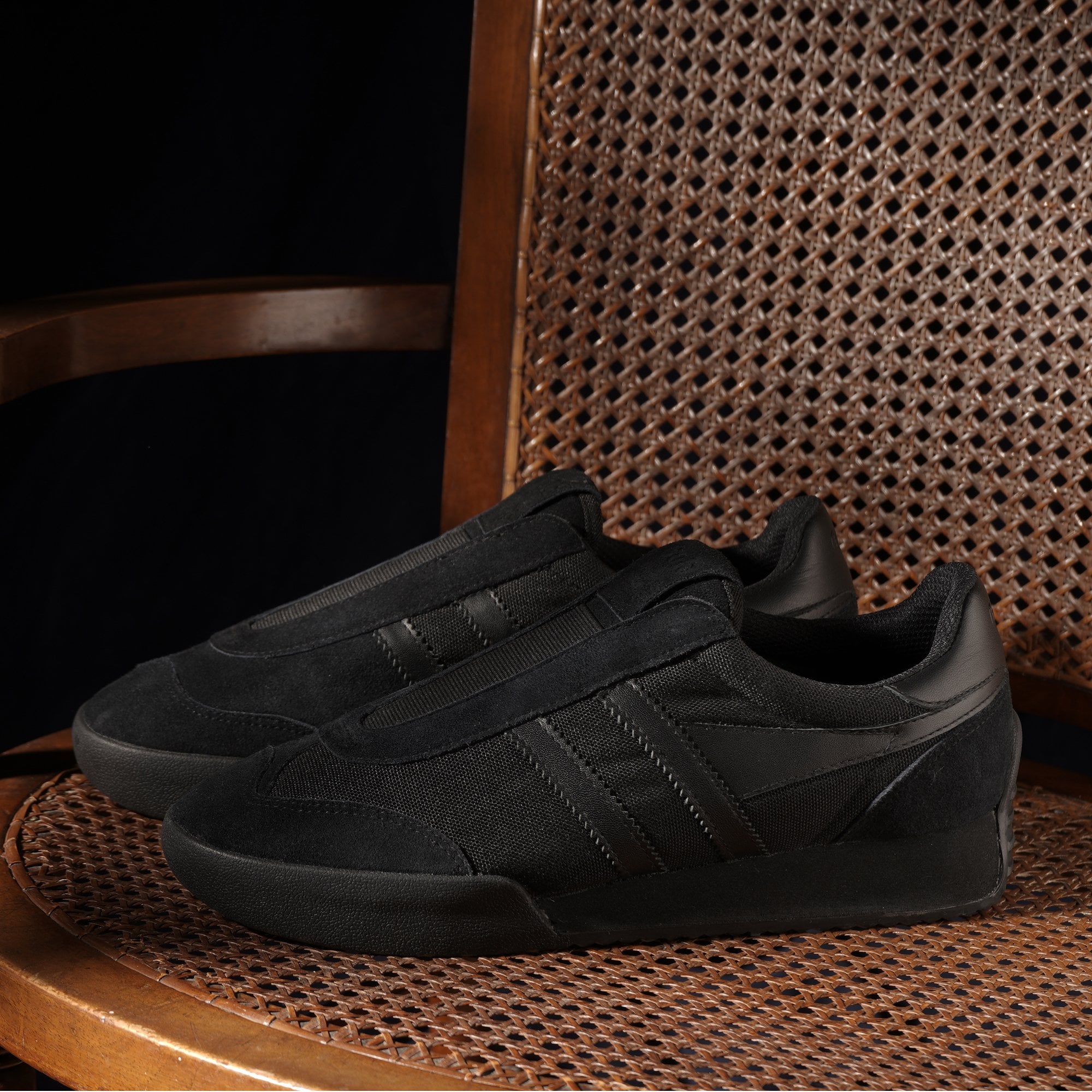 Buy Gola mens Match sneakers in black/black/gum online at gola